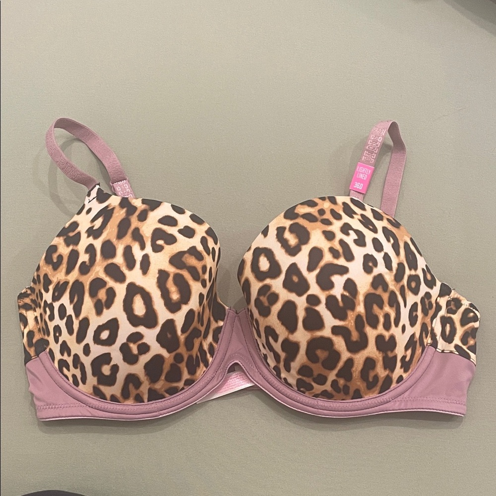 VS pink bra
